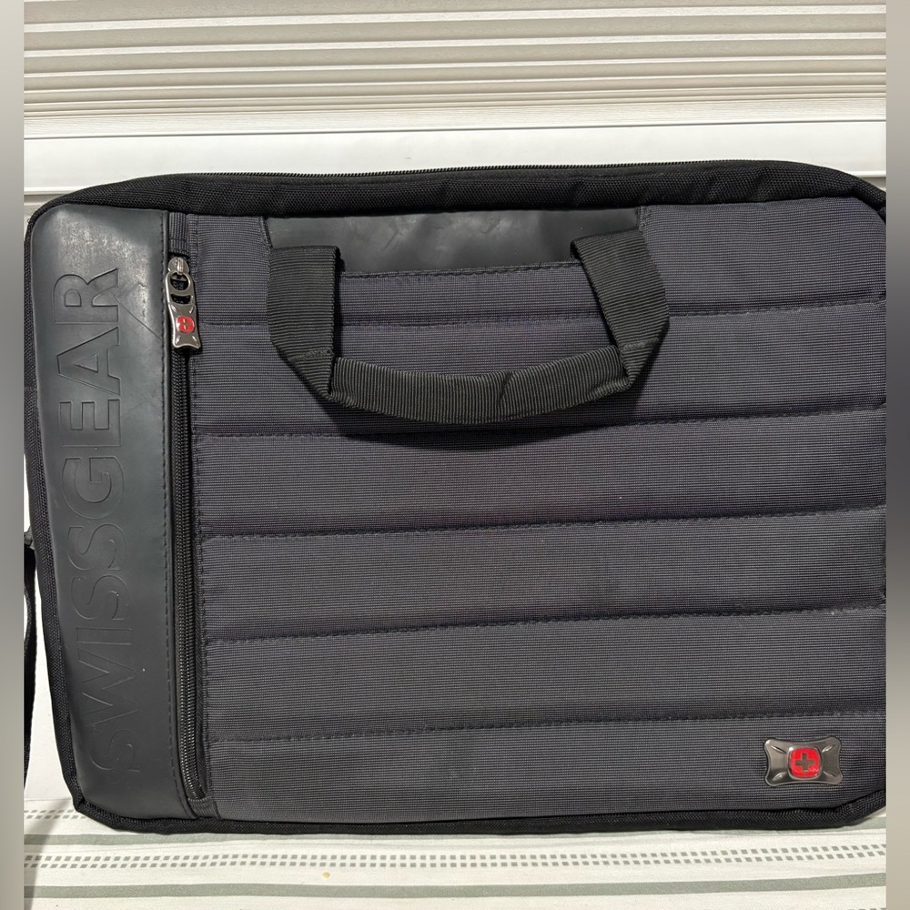 SWISSGEAR Anthem 17" Polyester Laptop Bag